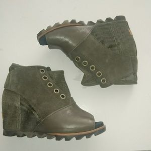 Sorel Joanie mesh wedge sandal 7 green peep toe